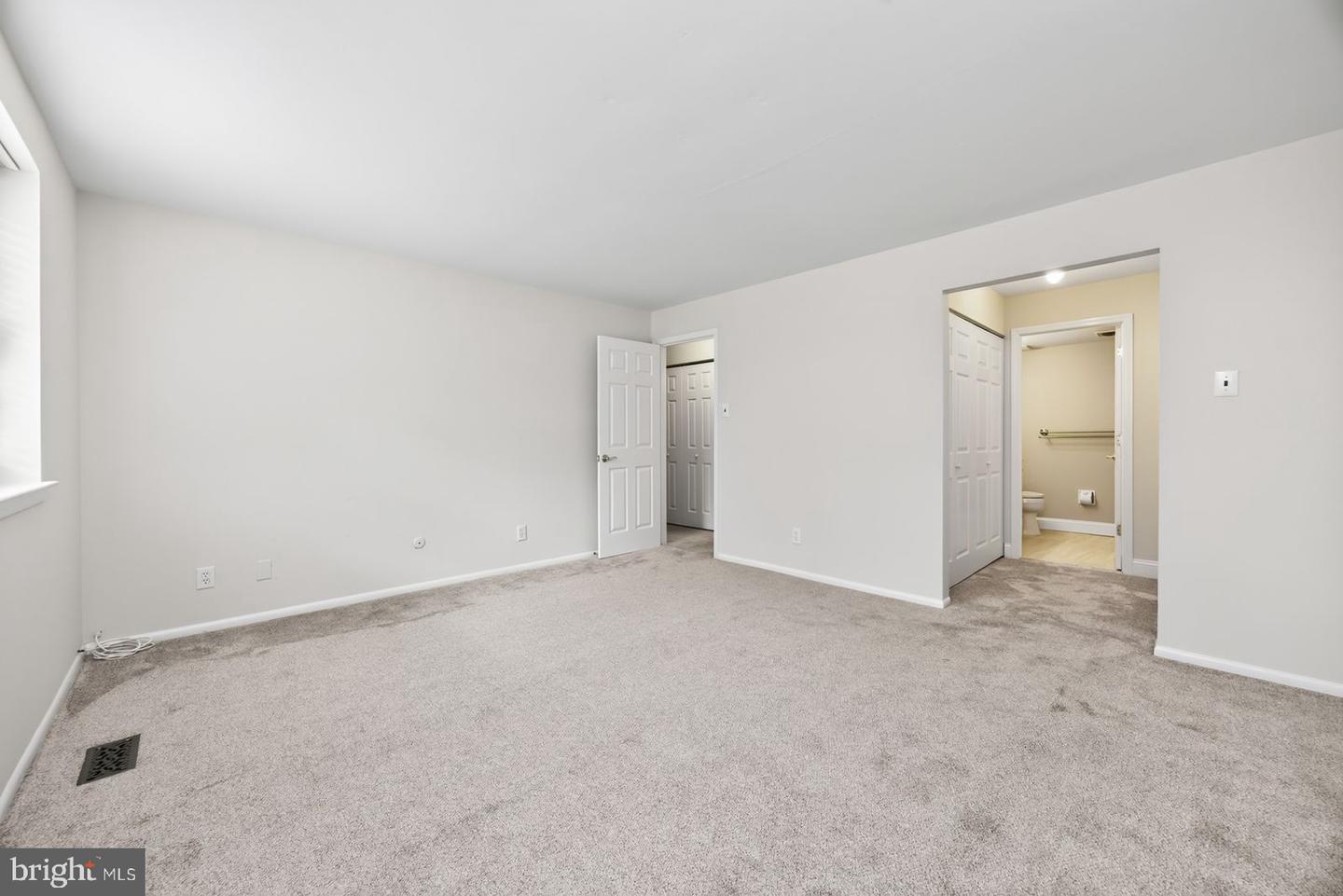 111 Drummers Ln #111 Property Photo 14
