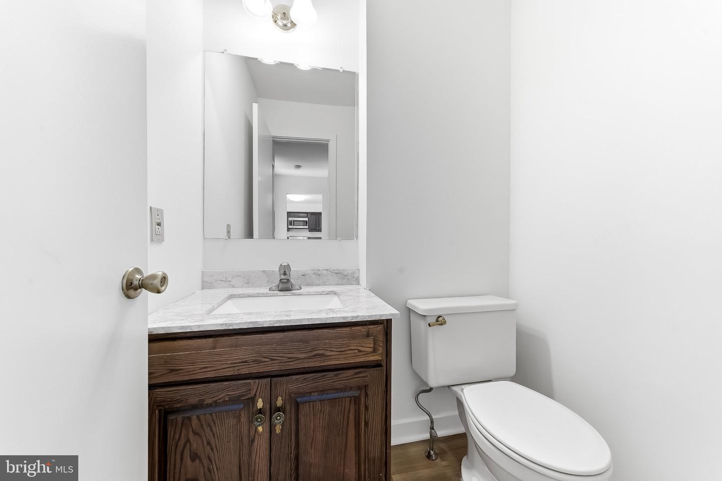 301 Devon Ln #301 Property Photo 16
