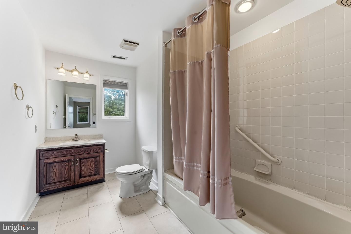 301 Devon Ln #301 Property Photo 22