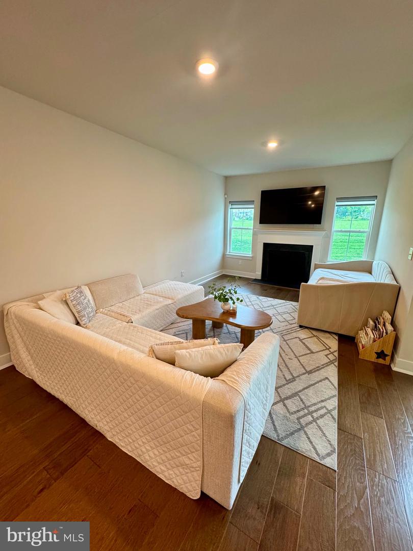 525 Buttonwood St Property Photo 13
