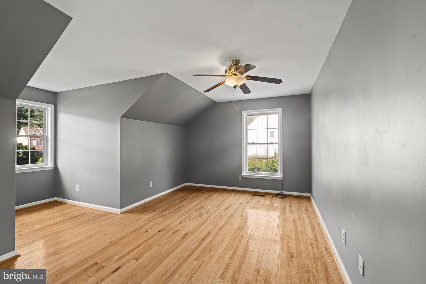 1239 Hamilton Dr Property Photo 32