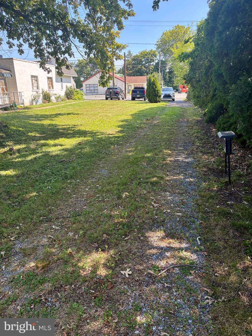 4040 Horseshoe Pike Property Photo 25