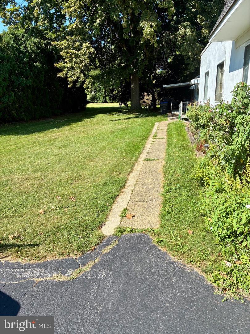 4040 Horseshoe Pike Property Photo 26