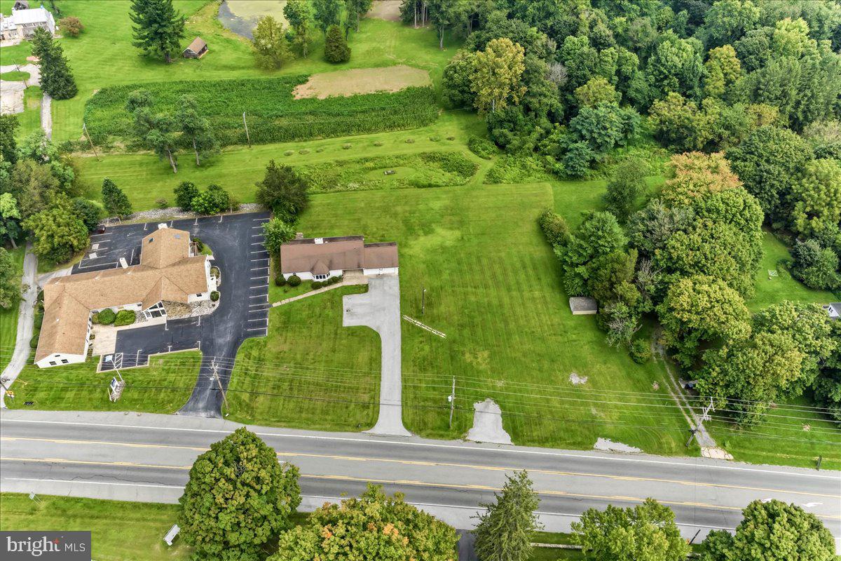 1679 Horseshoe Pike Property Photo 13