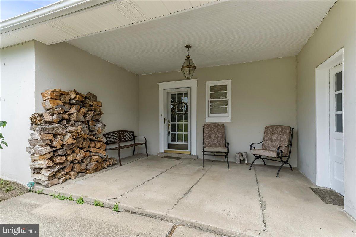1679 Horseshoe Pike Property Photo 16