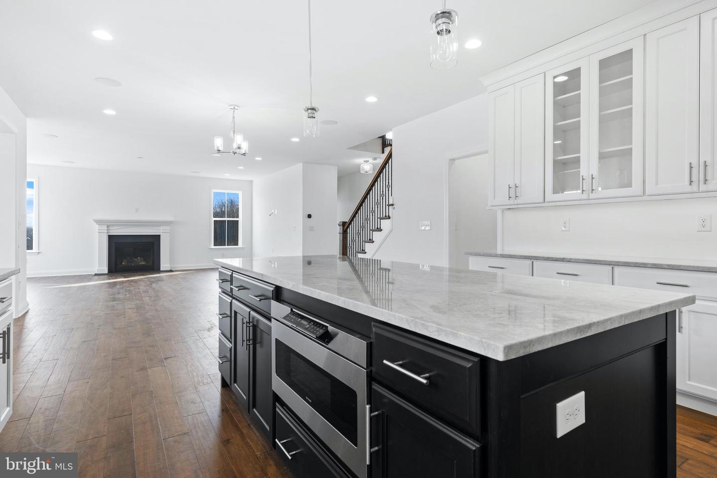 139 Lexington Manor Property Photo 3