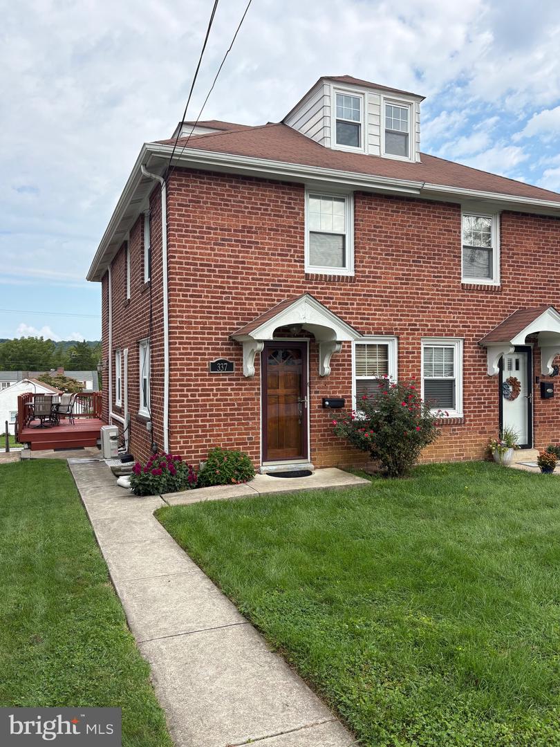 337 W Pennsylvania Ave Property Photo 1