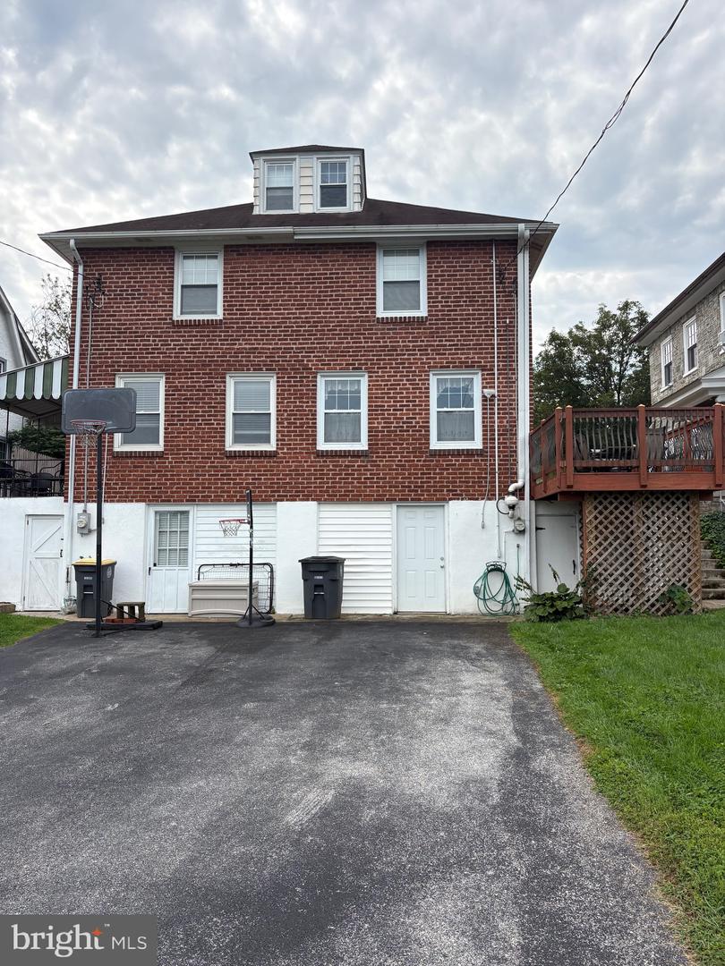 337 W Pennsylvania Ave Property Photo 5