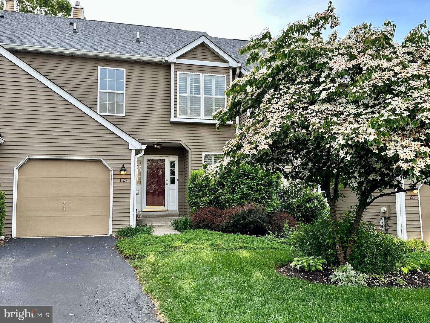 155 WEYBRIDGE DR Property Photo 1