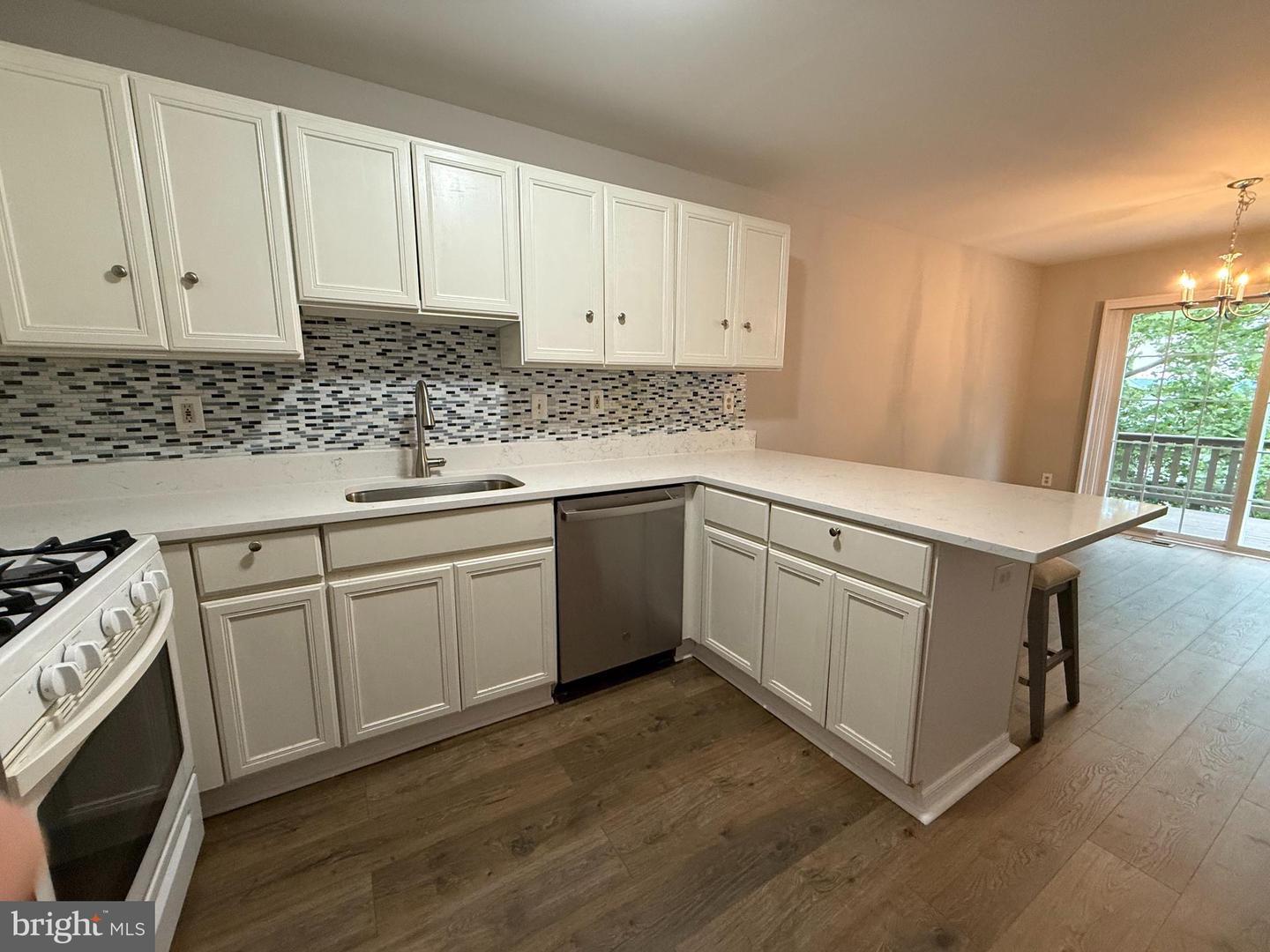 155 Weybridge Dr Property Photo 10