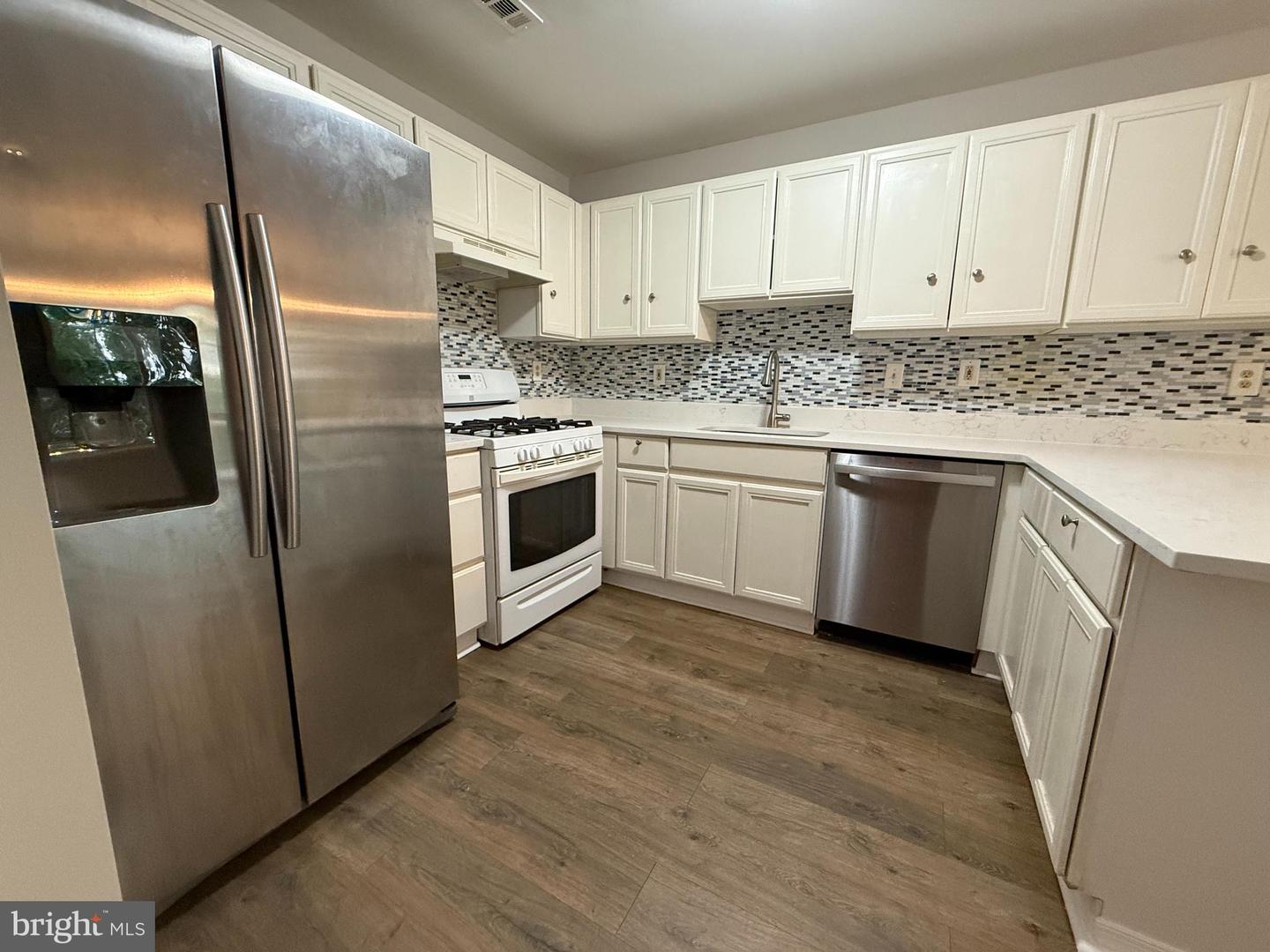 155 Weybridge Dr Property Photo 11
