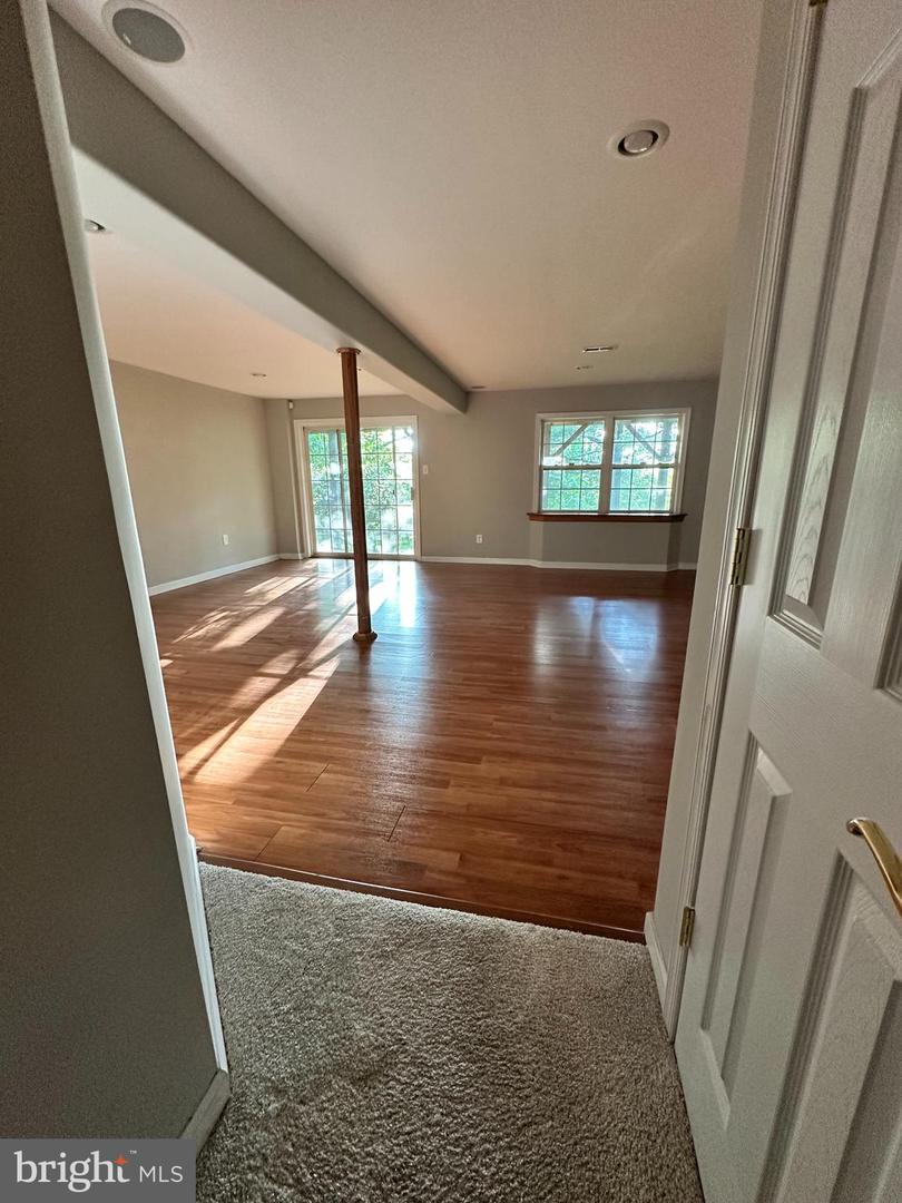155 Weybridge Dr Property Photo 29