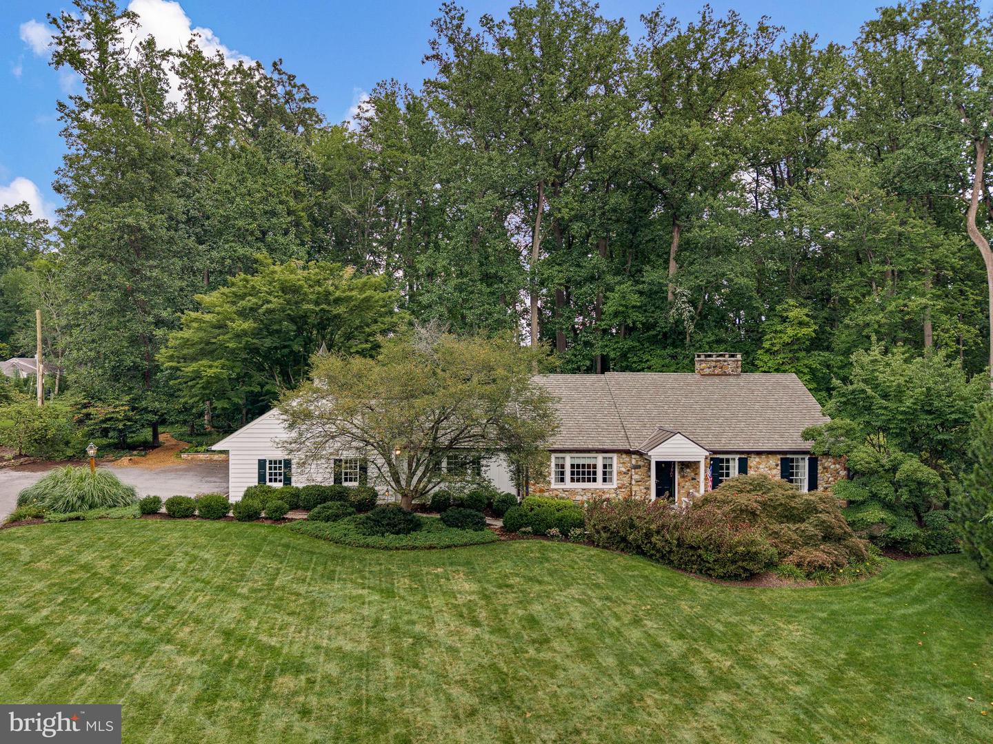 109 Gatehouse Dr Property Photo 4