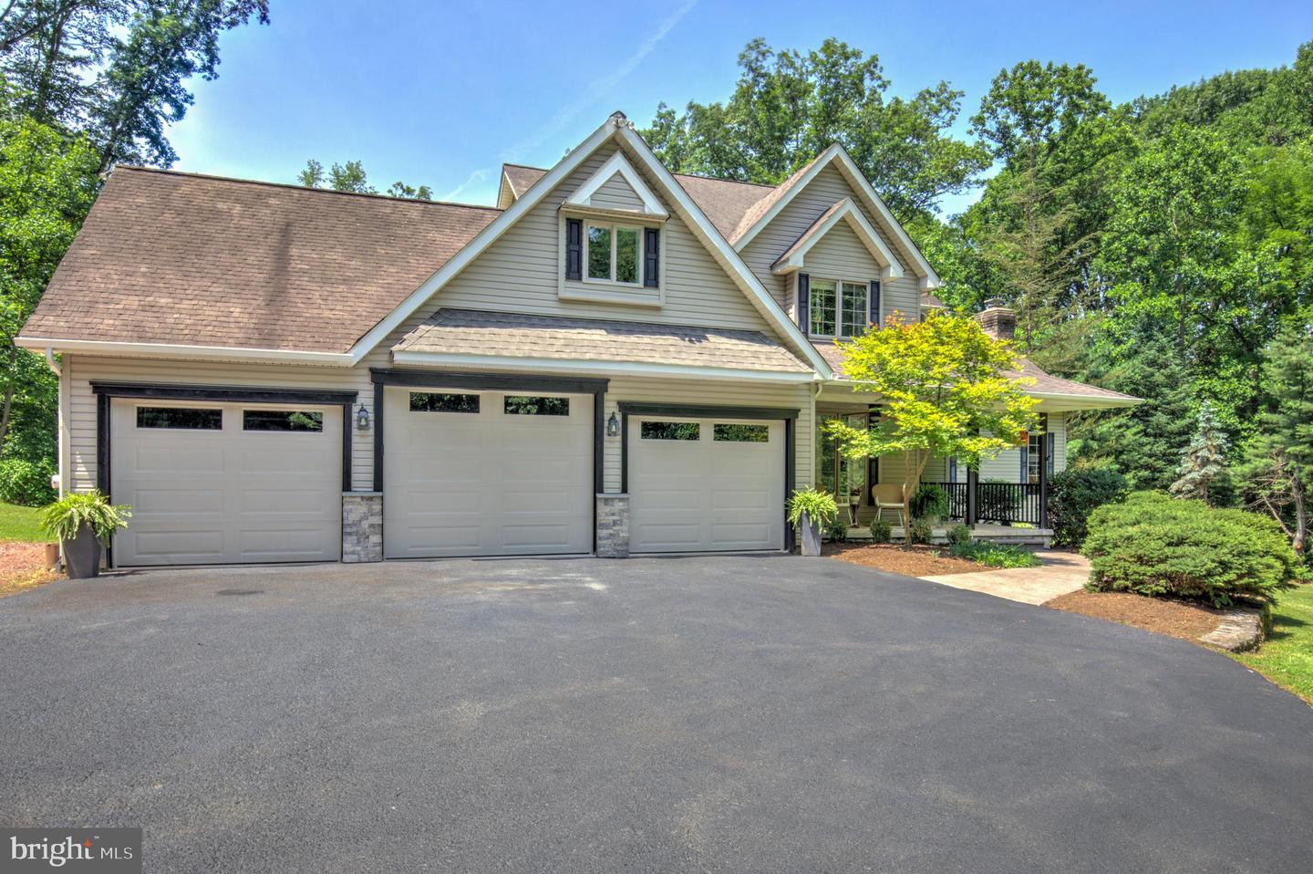 120 Monacy Rd Property Photo 3