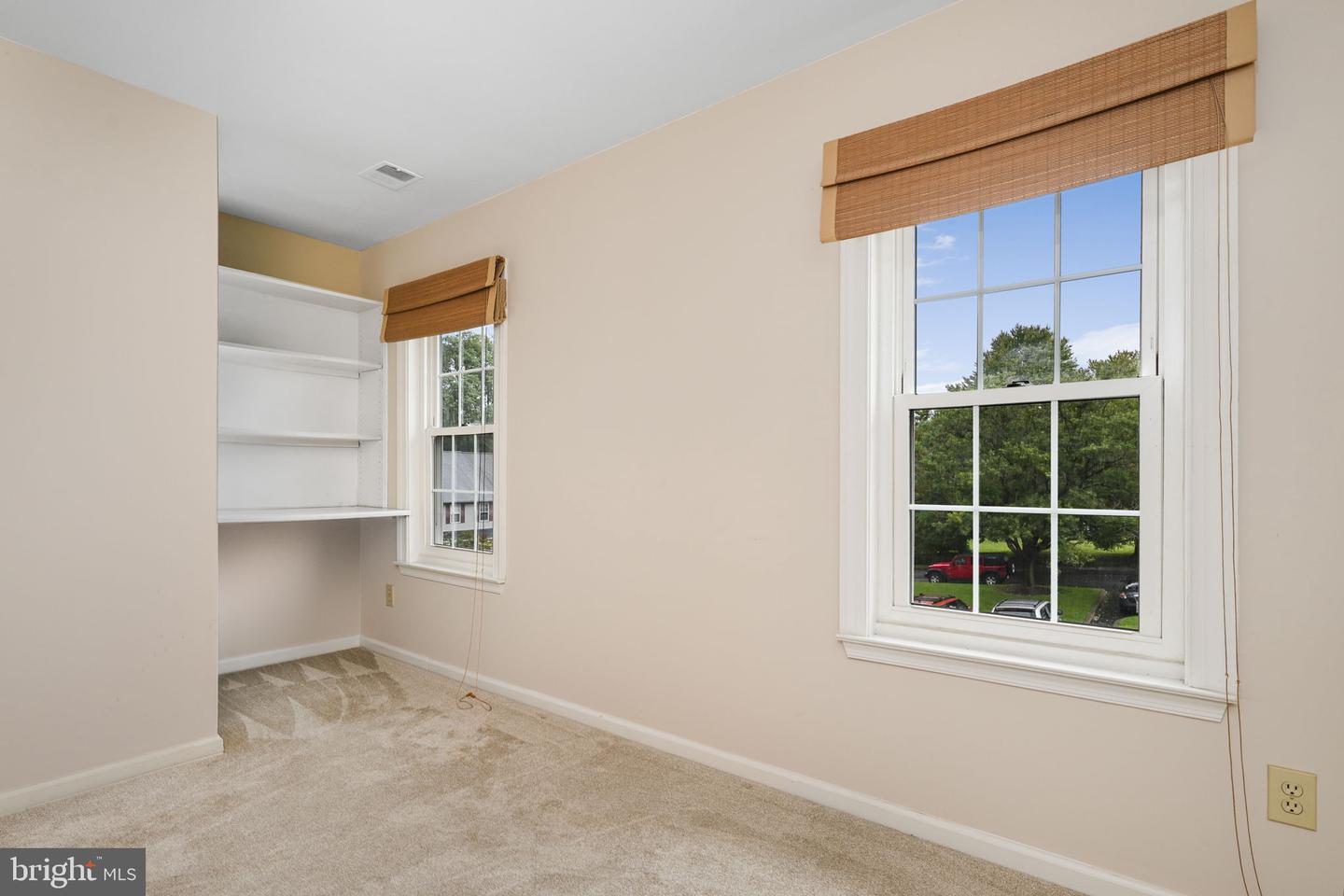 28 Townview Dr #d-28 Property Photo 13