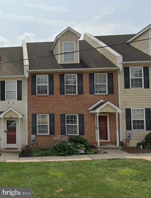 306 E MULBERRY
