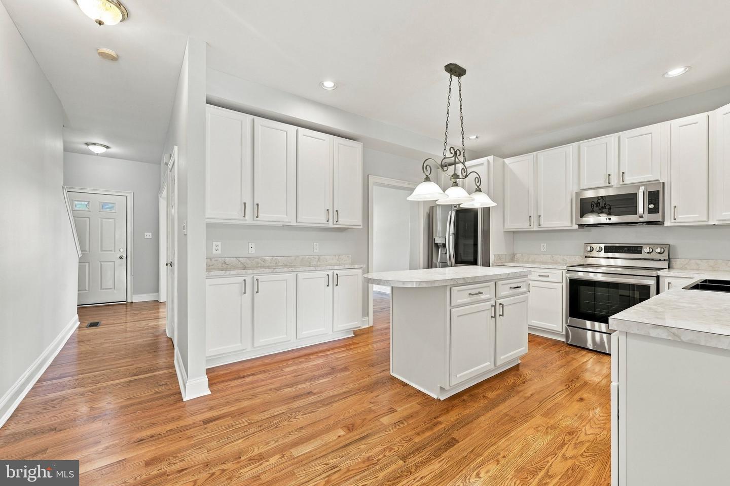 306 E Mulberry Property Photo 9