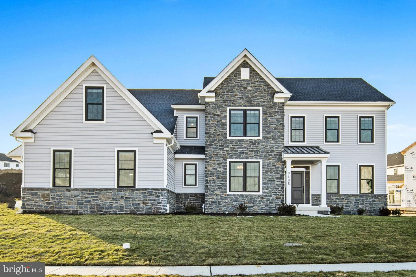 141 LEXINGTON MANOR