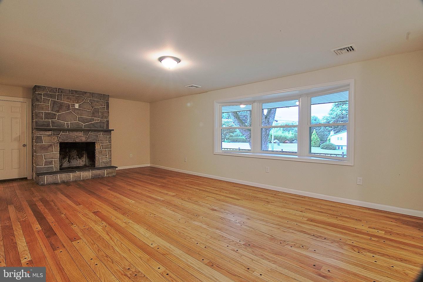 1490 Chestnut Hill Rd Property Photo 5