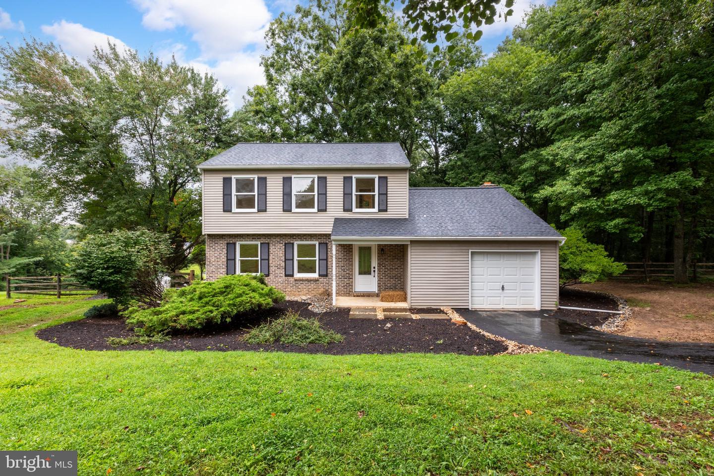 2067 Fawn Ln Property Photo 1