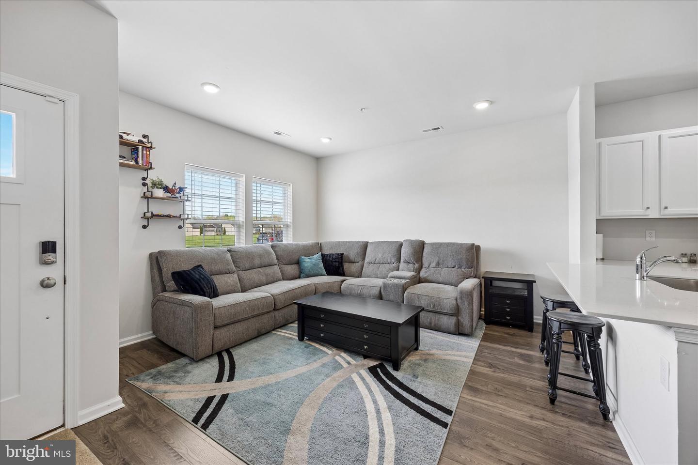 177 S Harner Blvd Property Photo 3