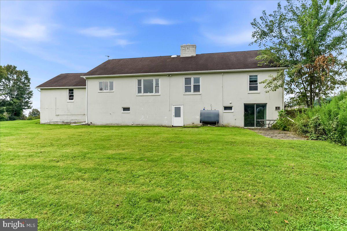 1679 Horseshoe Pike Property Photo 7