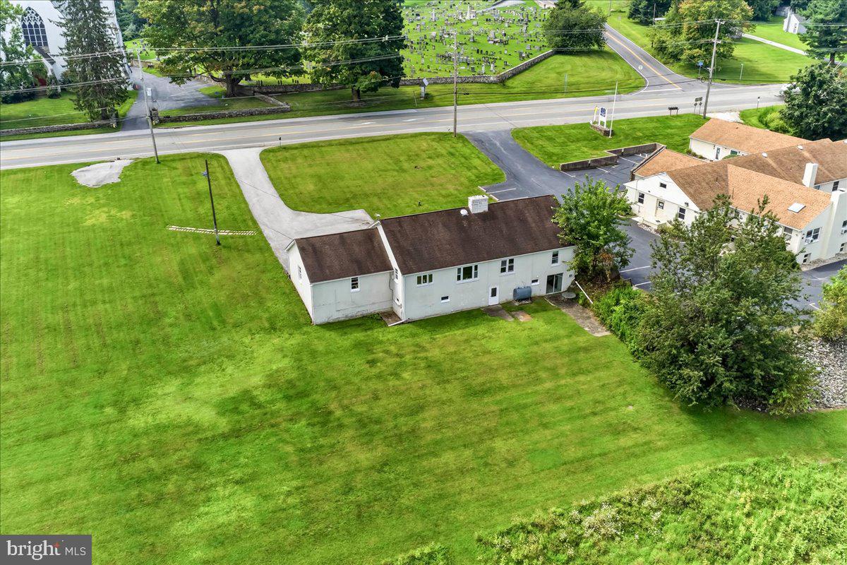 1679 Horseshoe Pike Property Photo 10