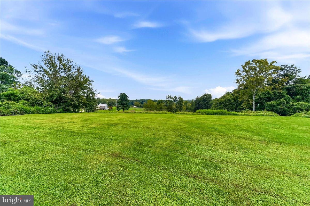 1679 Horseshoe Pike Property Photo 41