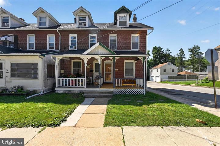 798 Madison St Property Photo 1