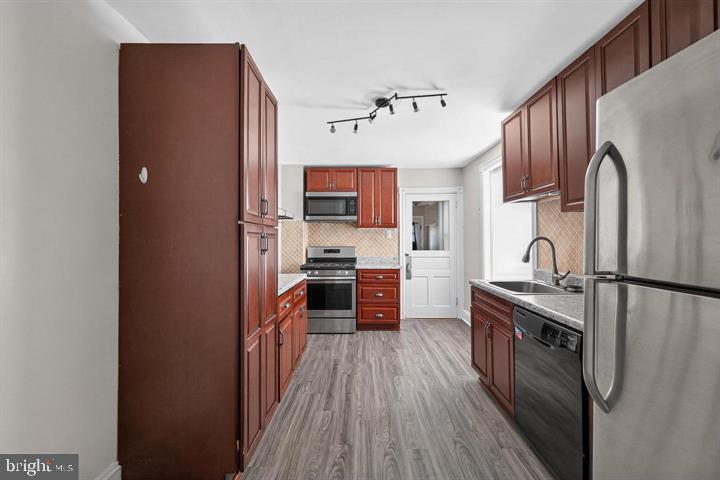 798 Madison St Property Photo 8