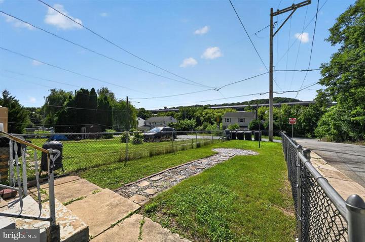 798 Madison St Property Photo 27