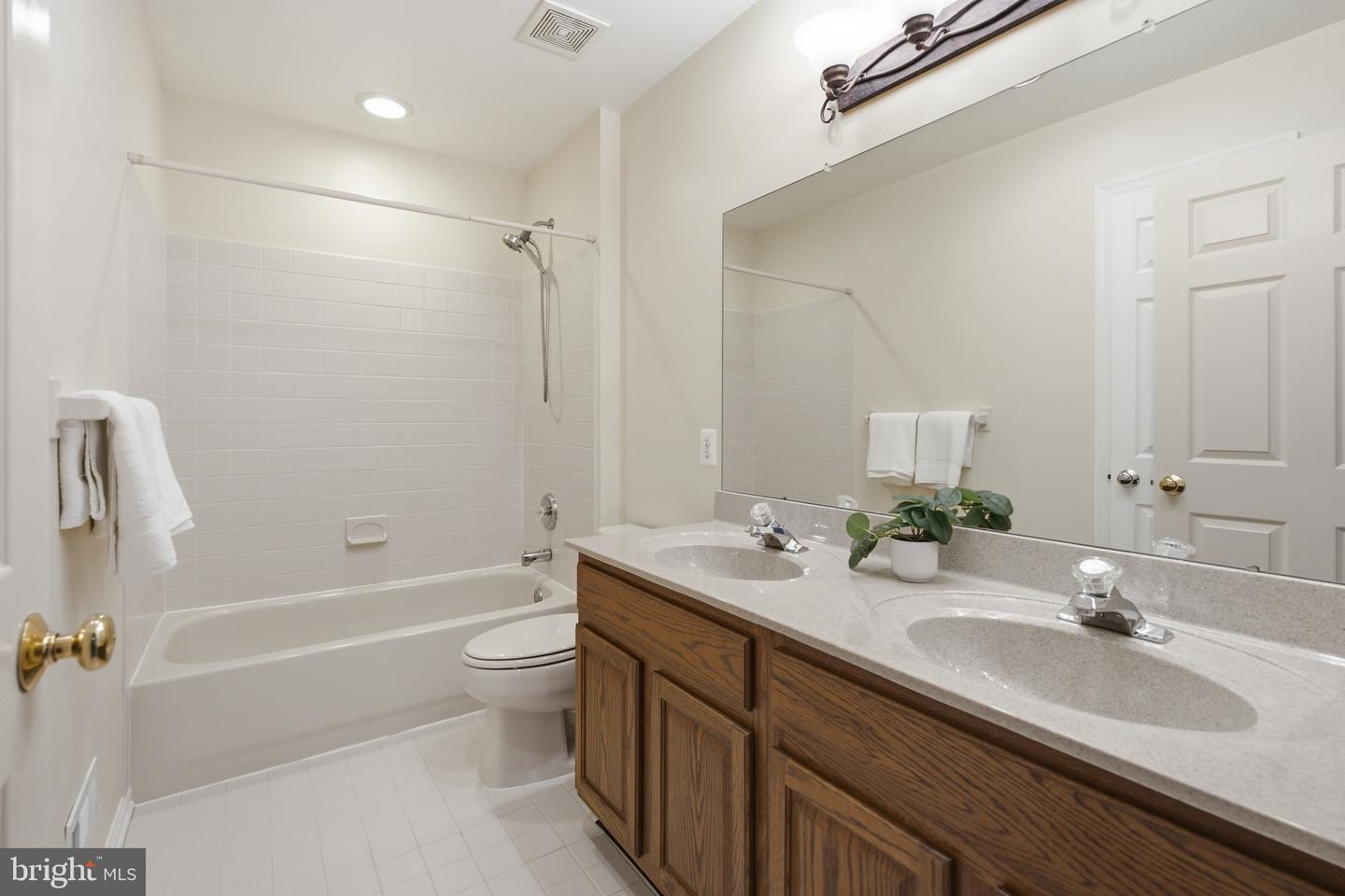 1222 Indian Trail Dr Property Photo 36
