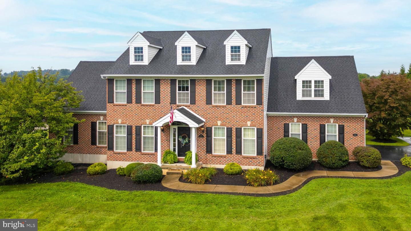 32 WHEATSHEAF LN