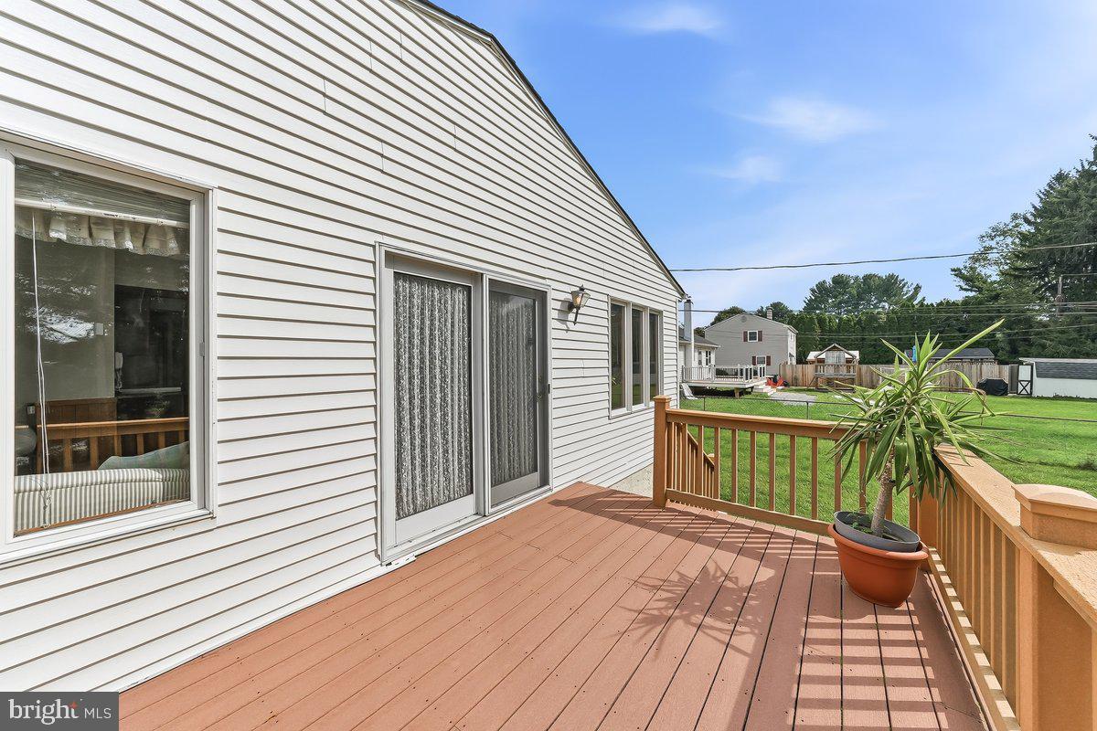 402 Farmhouse Rd Property Photo 8