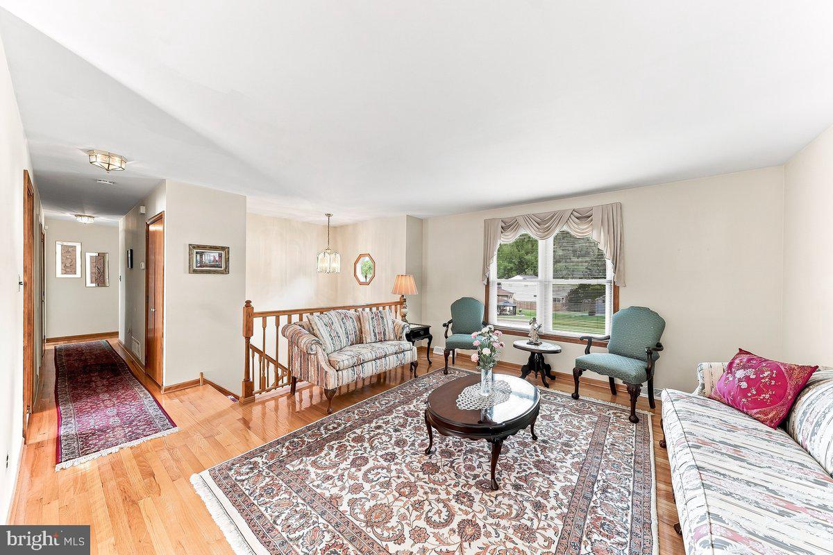 402 Farmhouse Rd Property Photo 12