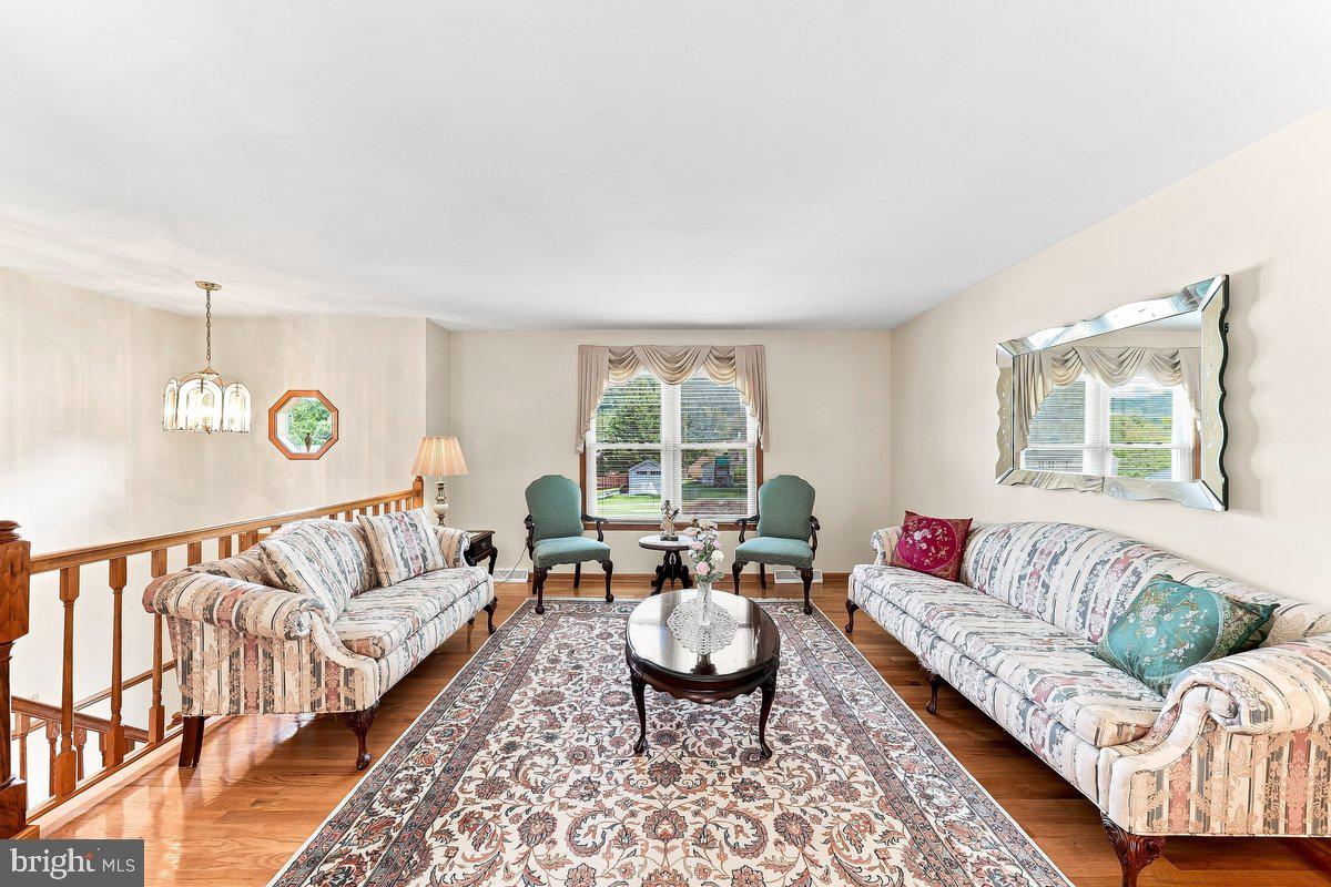 402 Farmhouse Rd Property Photo 13