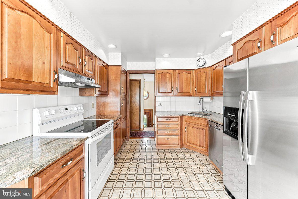 402 Farmhouse Rd Property Photo 15