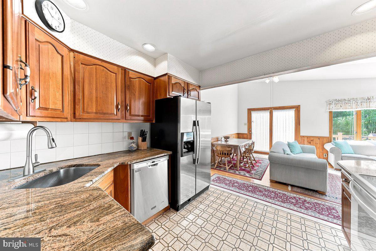 402 Farmhouse Rd Property Photo 16