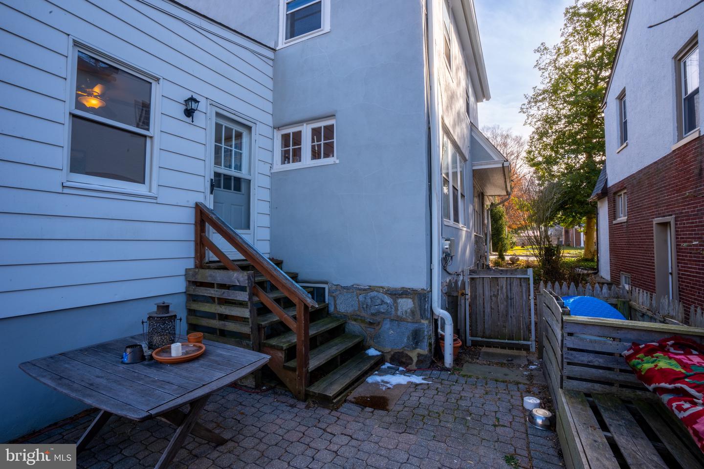 409 Price St Property Photo 20