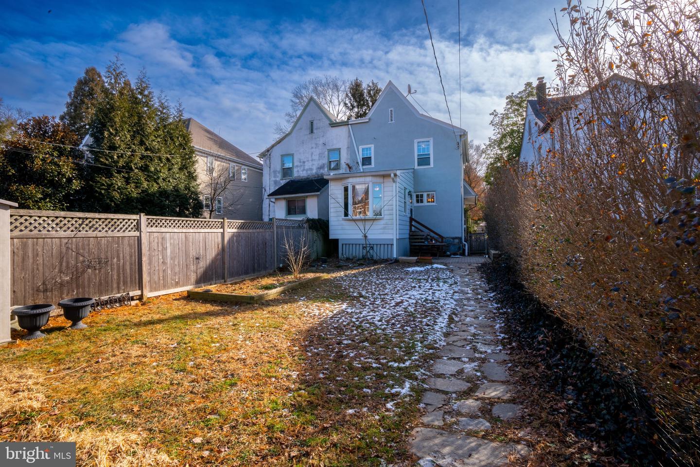 409 Price St Property Photo 22