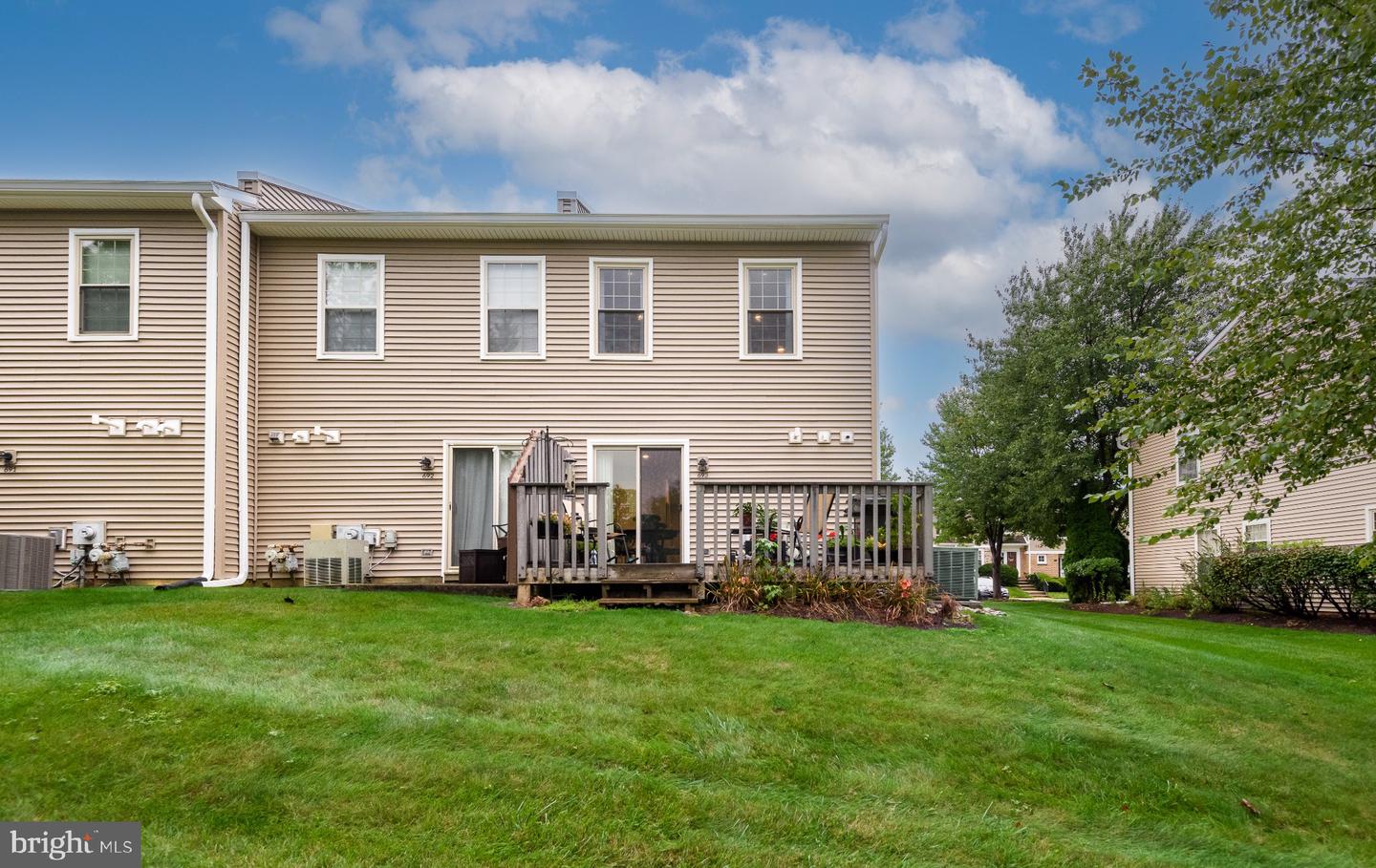 693 Metro Ct Property Photo 20