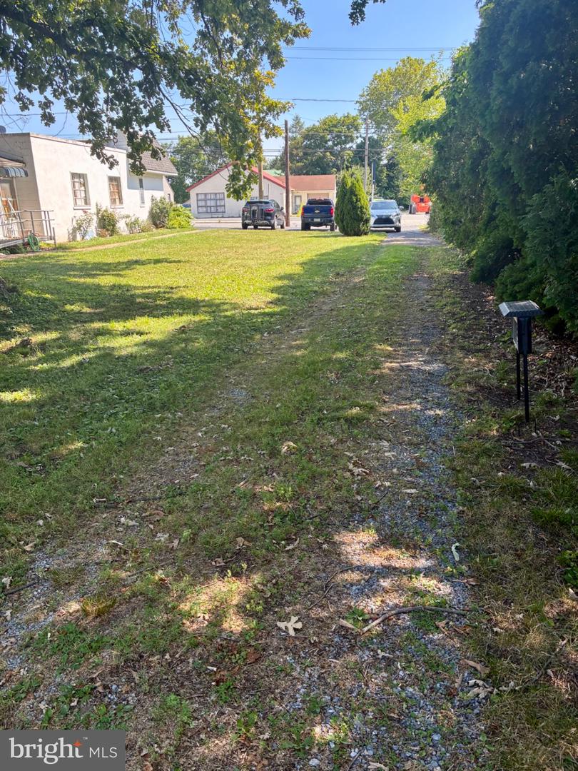 4040 Horseshoe Pike Property Photo 25