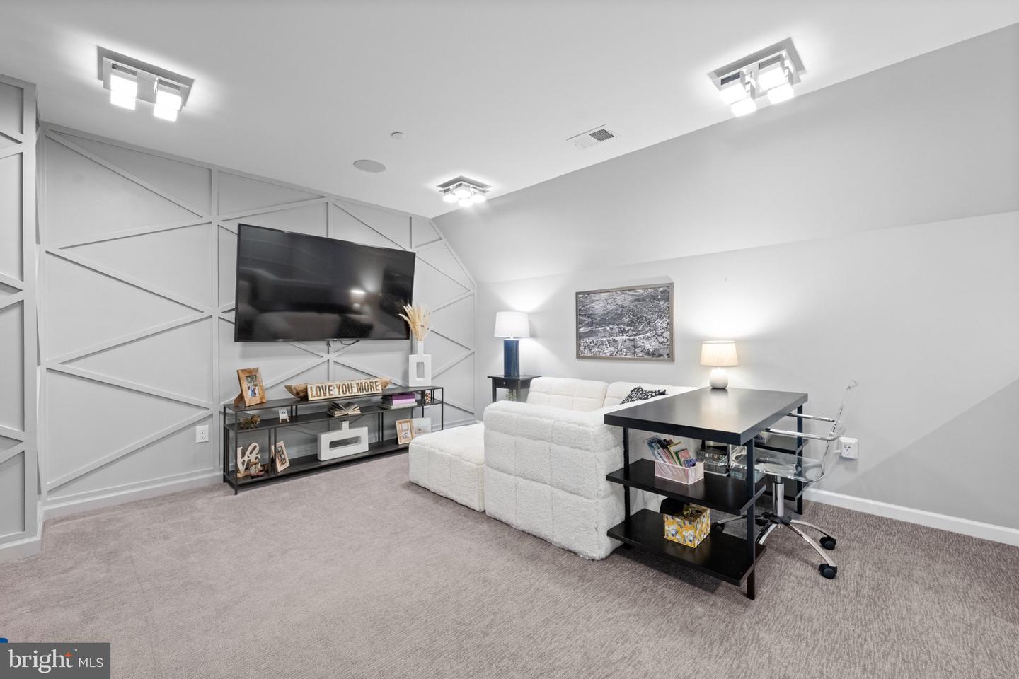 105 Smithworks Blvd #3 Property Photo 33