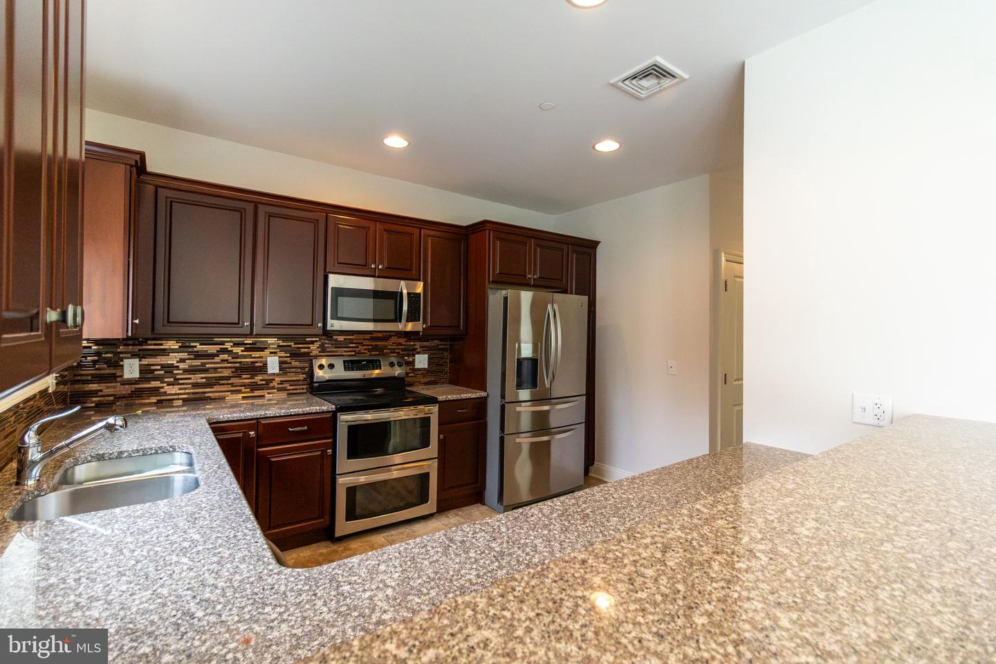 124 Gilpin Dr #a-205 Property Photo 16