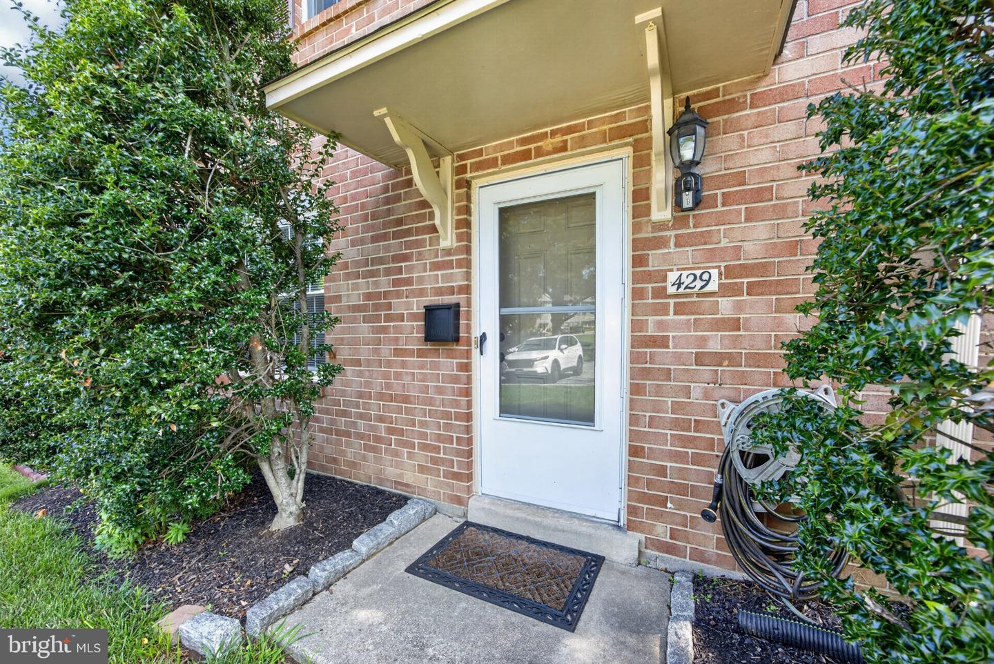 429 Carmarthen Ct Property Photo 3