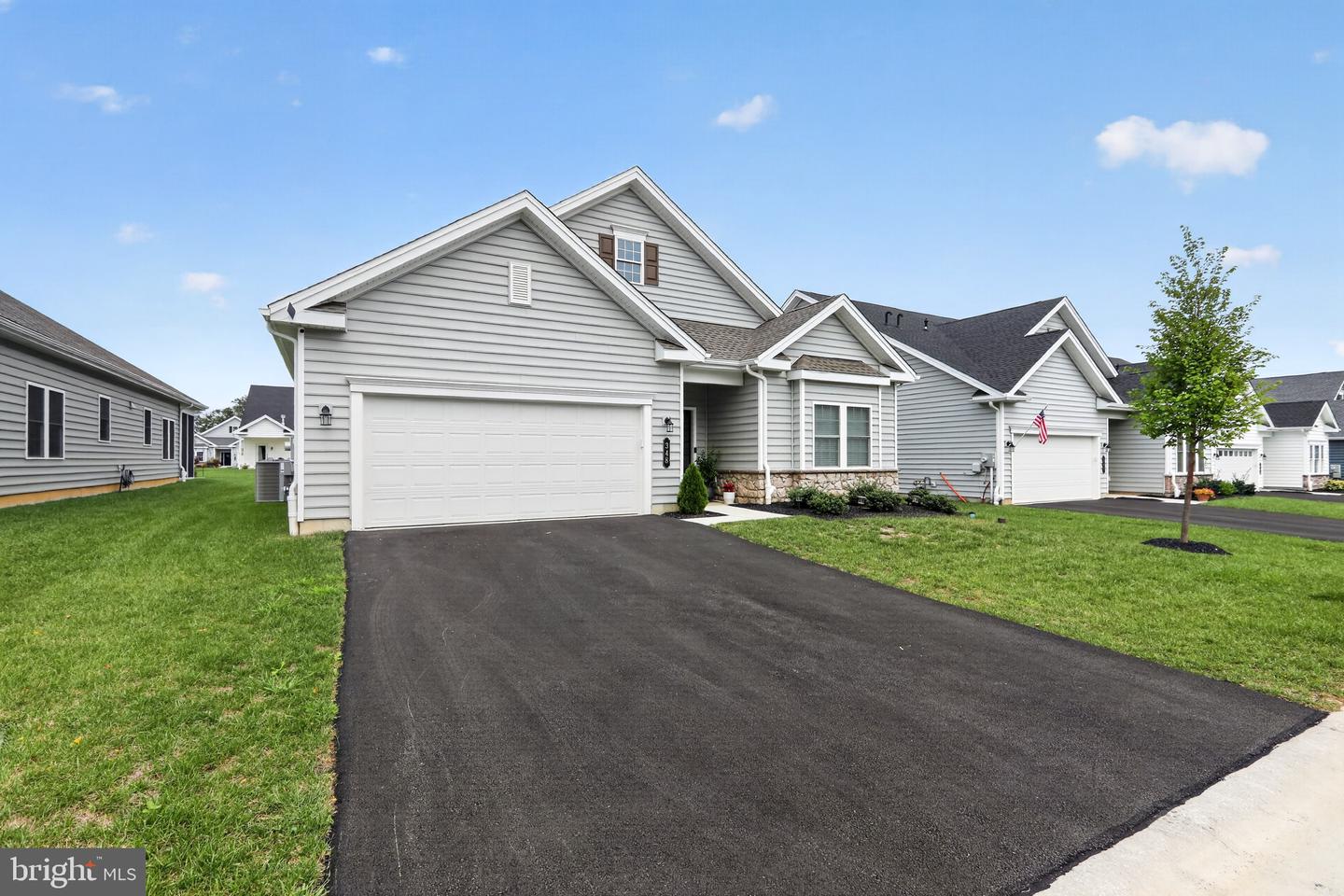 348 President Dr Property Photo 4