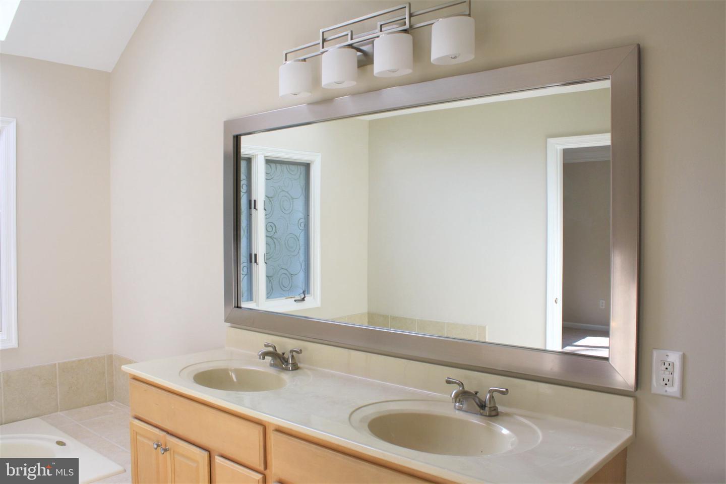 270 Fox Run Property Photo 5