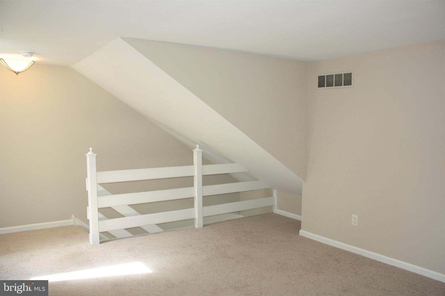 270 Fox Run Property Photo 6