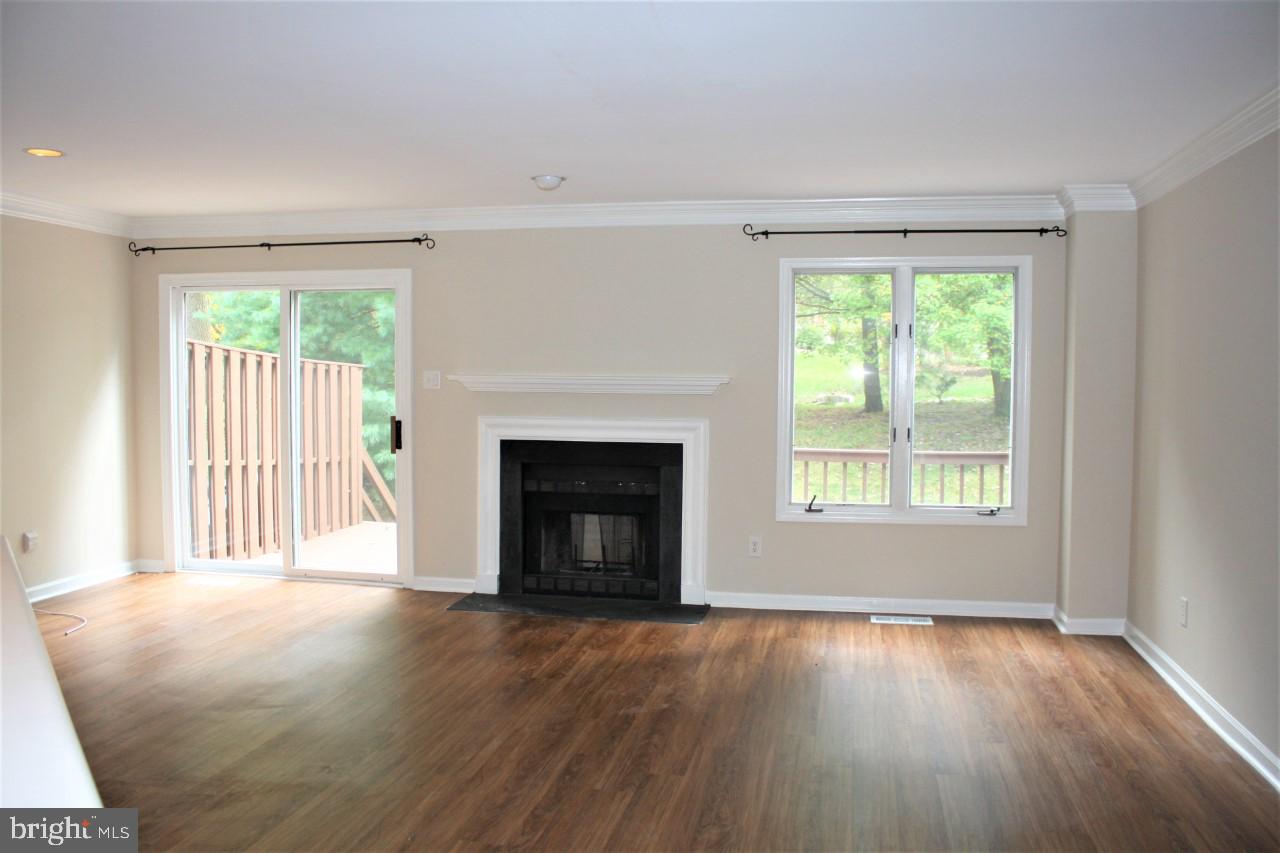 270 Fox Run Property Photo 7