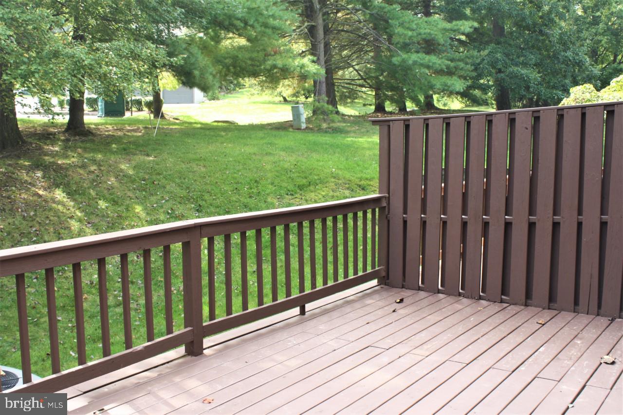 270 Fox Run Property Photo 8